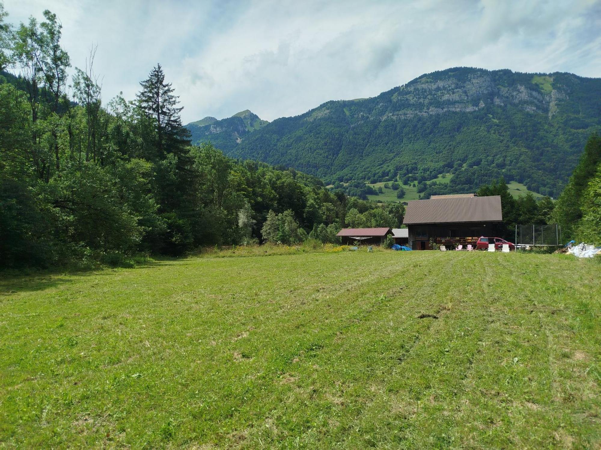 Chalet 8 Personnes + Grand Terrain Et Riviere Entremont Екстериор снимка